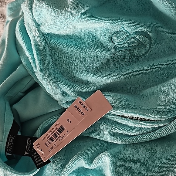 Victoria Secret Short and hoodie set - Picture 7 of 7